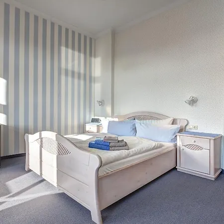 Отель Seeschlosschen 3*